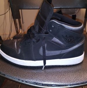 (REPOST) Black & Gray Jordan 1 *new pics*